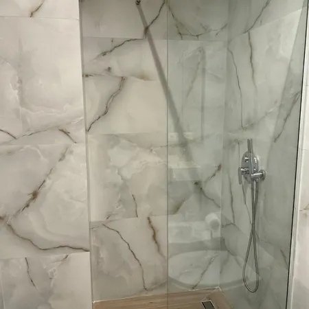 Olia 4* Tirana